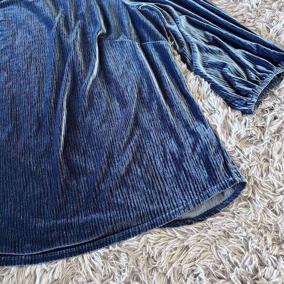 Adrianna Papell Blouse Top Size 3X Blue Velvet Ribbed Stretch Scoop Neck - Picture 5 of 10